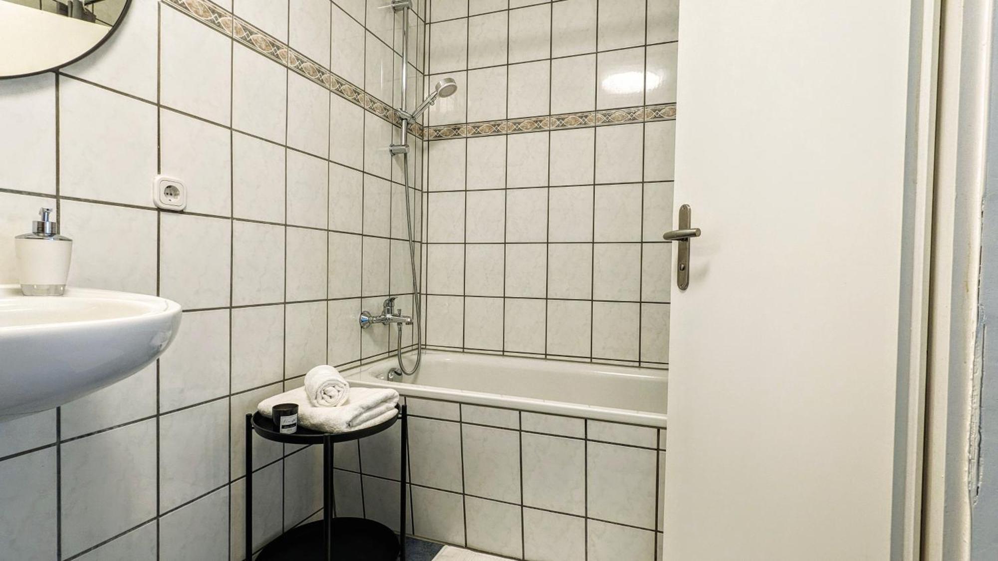 Tt Living Apartments Bonitas & Divinitas I 2 Schlafzimmer I Kueche I Vollbad I Waschmaschine 瑞林根 外观 照片